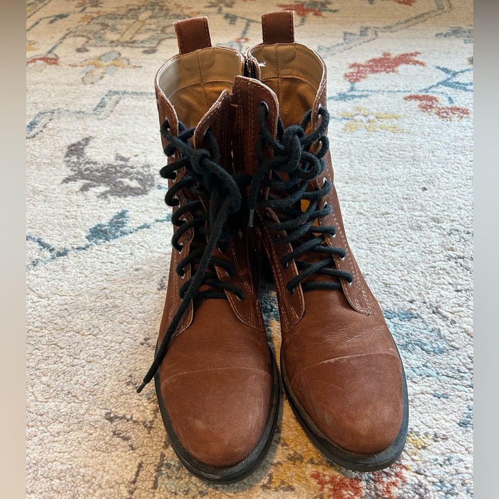 GUC Suede Ankle Boots